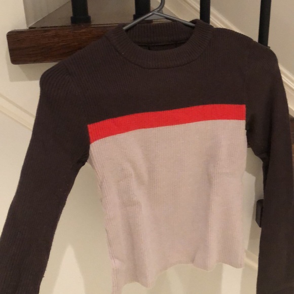 Forever 21 knit super soft women sweater - Picture 2 of 4